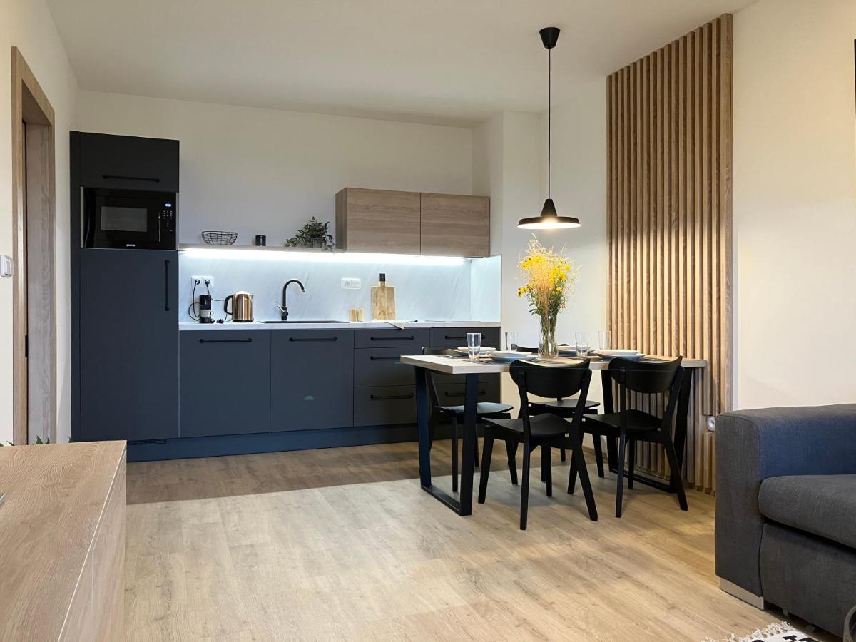Apartman Nahore Vacov Buitenkant foto