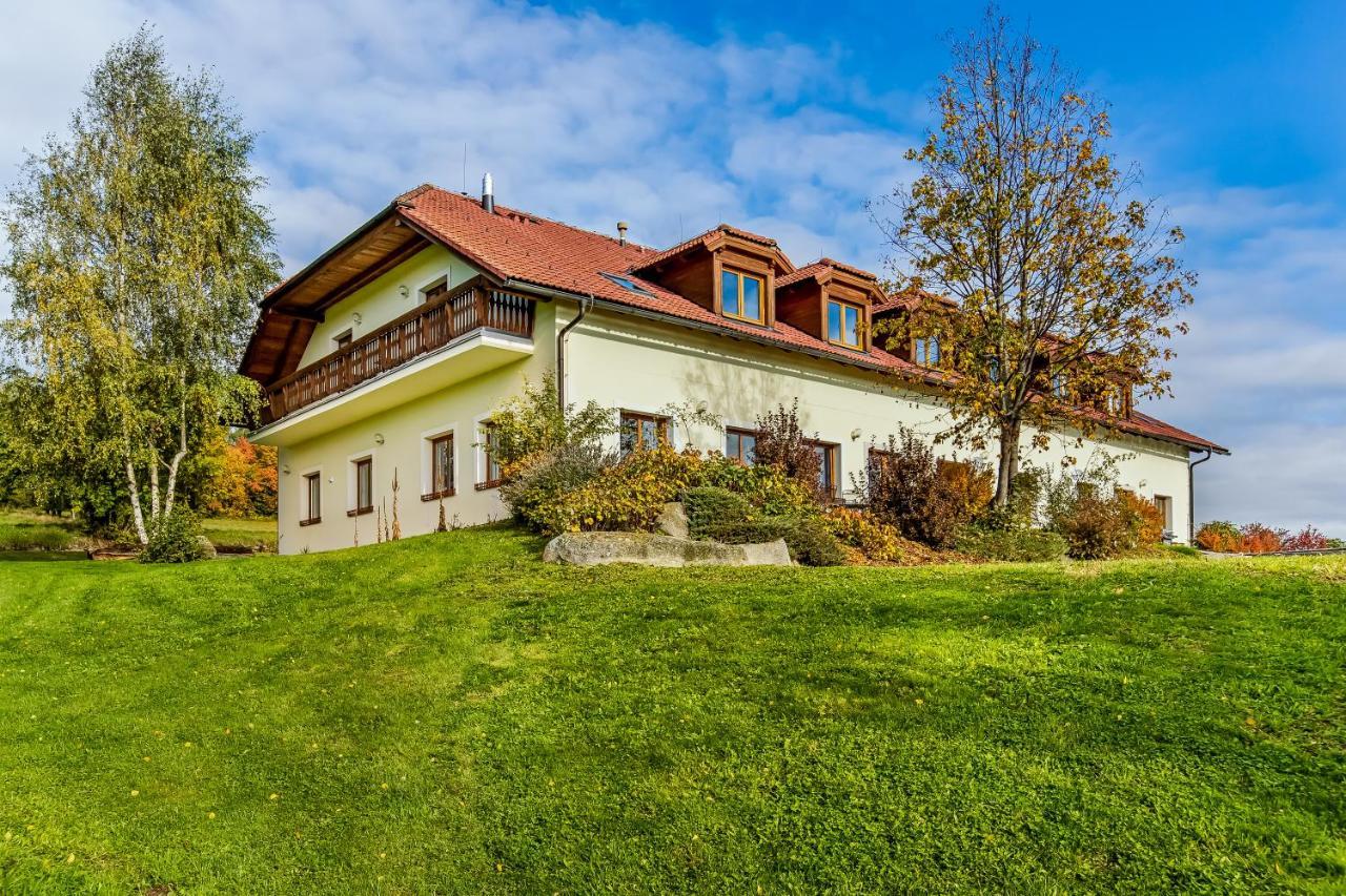 Apartman Nahore Vacov Buitenkant foto